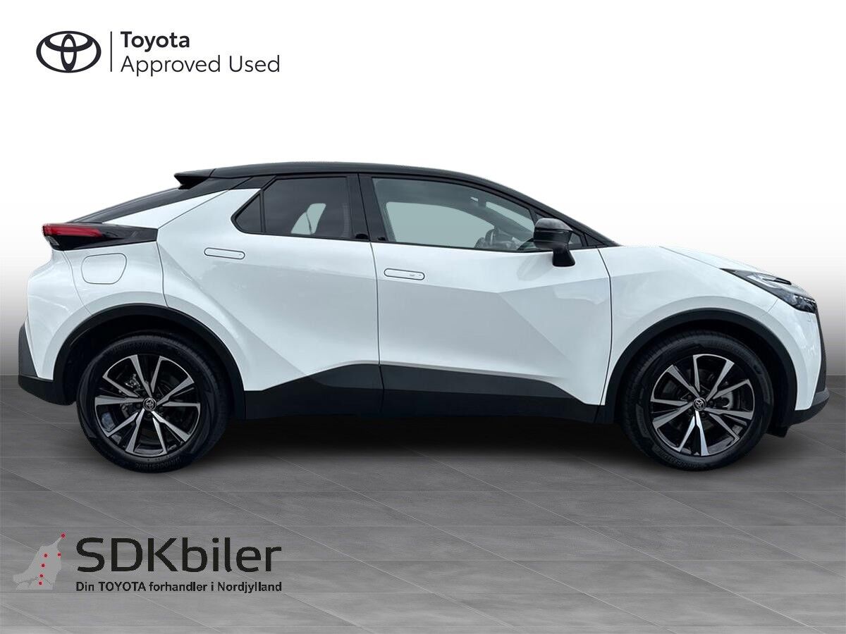 Billede af Toyota C-HR 2,0 Plugin-hybrid Style Smart Bi-tone E-CVT 223HK 5d Trinl. Gear