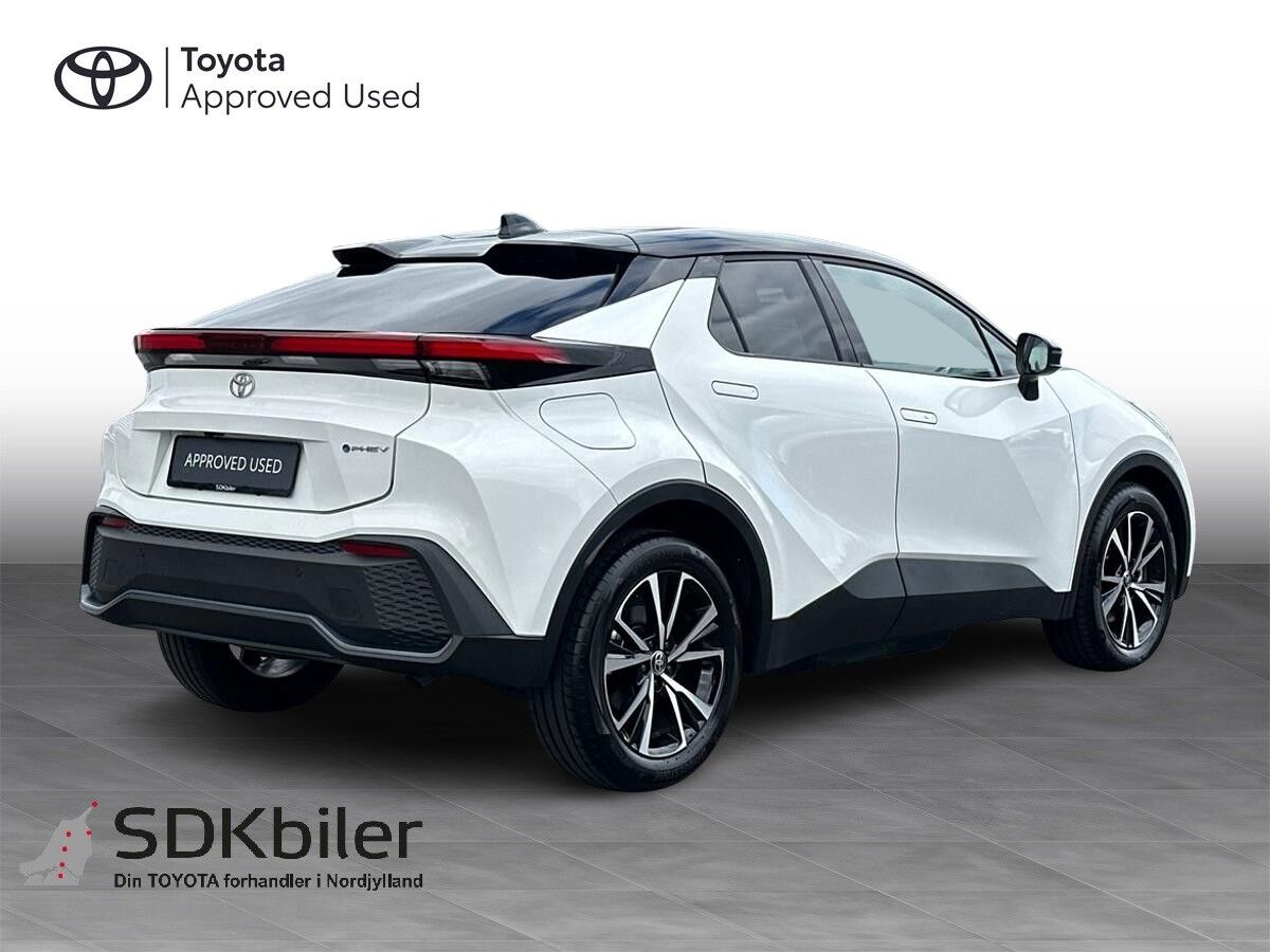 Billede af Toyota C-HR 2,0 Plugin-hybrid Style Smart Bi-tone E-CVT 223HK 5d Trinl. Gear