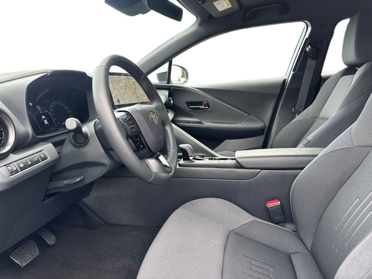 Billede af Toyota C-HR 2,0 Plugin-hybrid Style Smart Bi-tone E-CVT 223HK 5d Trinl. Gear