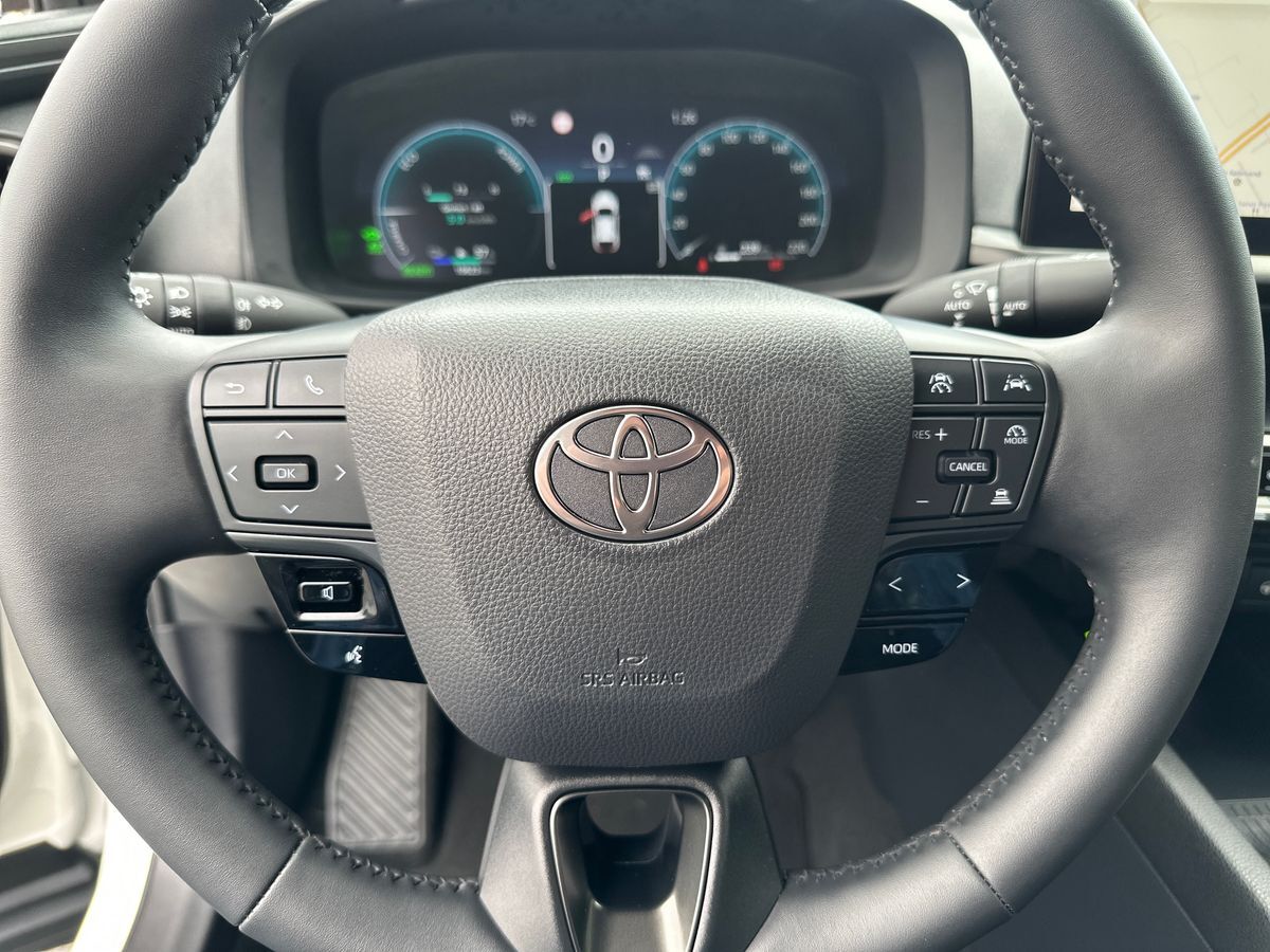 Billede af Toyota C-HR 2,0 Plugin-hybrid Style Smart Bi-tone E-CVT 223HK 5d Trinl. Gear