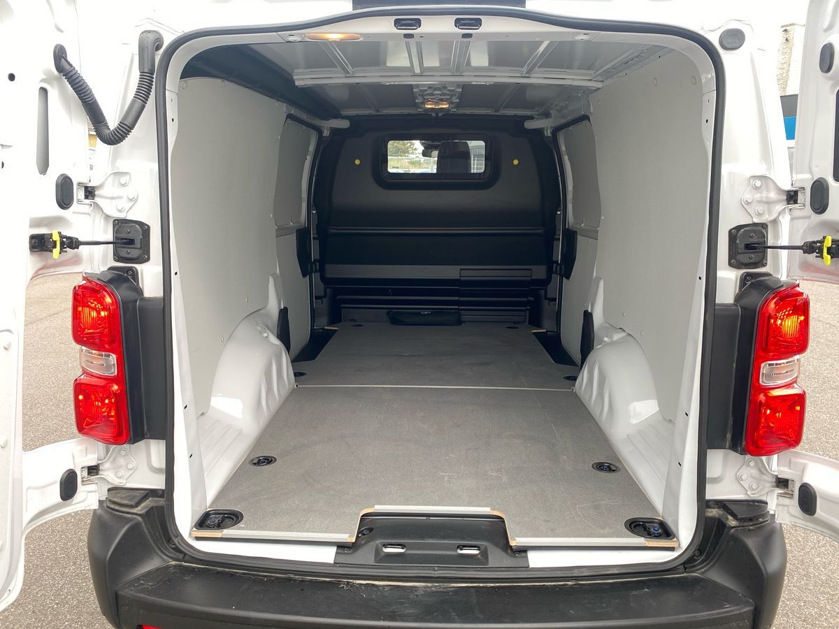 Billede af Toyota Proace Long 2,0 D Comfort Master To skydedør 144HK Van 8g Aut.