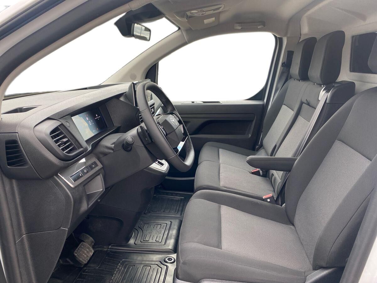 Billede af Toyota Proace Long 2,0 D Comfort Master To skydedør 144HK Van 8g Aut.