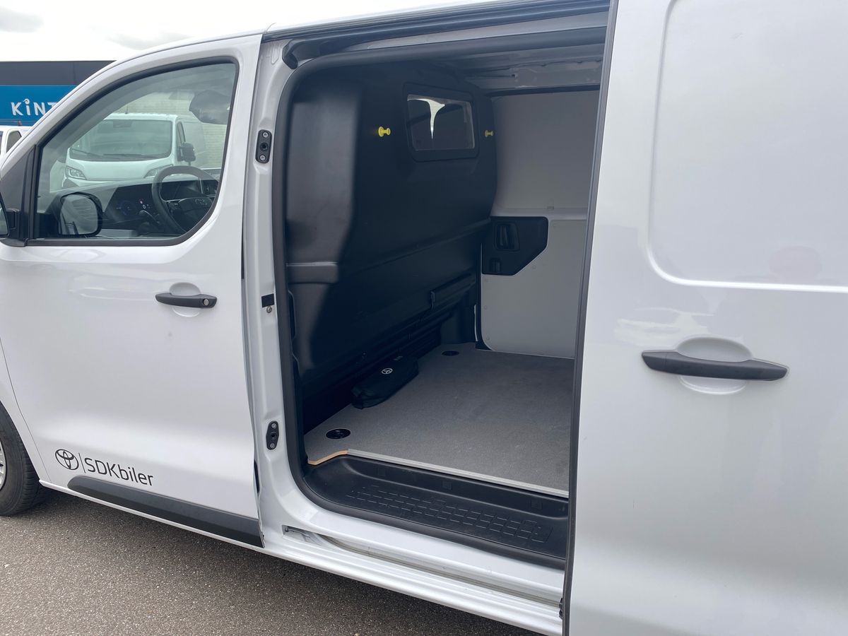 Billede af Toyota Proace Long 2,0 D Comfort Master To skydedør 144HK Van 8g Aut.