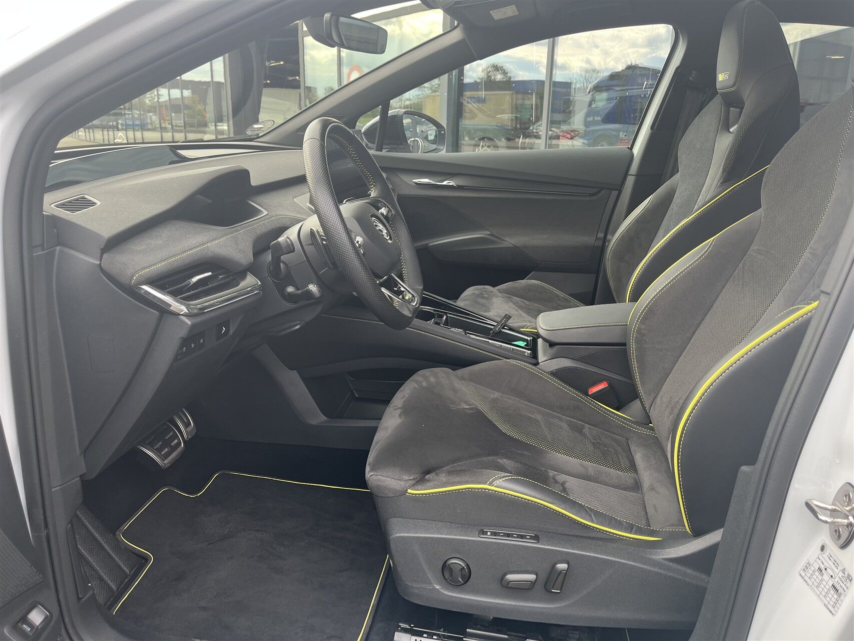 Billede af Skoda Enyaq iV Coupe EL RS 4x4 299HK 5d Aut.