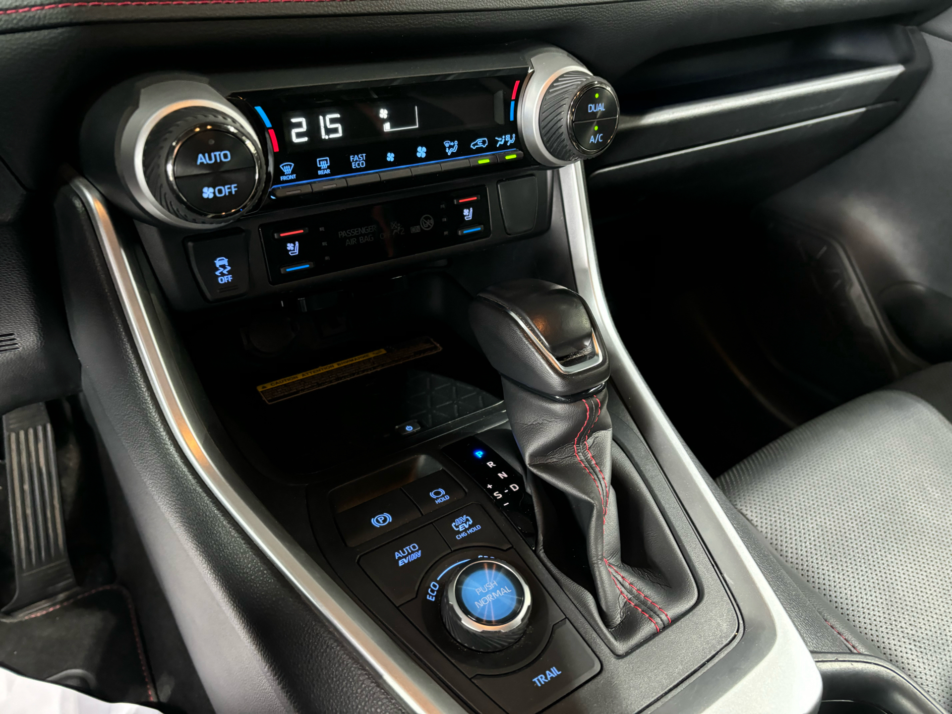 Billede af Toyota RAV4 Plug-in 2,5 Plugin-hybrid H3 Executive AWD 306HK 5d 6g Aut.