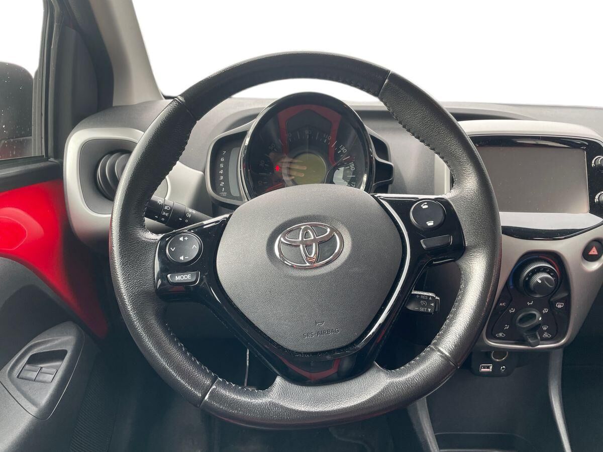 Billede af Toyota Aygo 1,0 VVT-I X-Play + X-Touch 69HK 5d