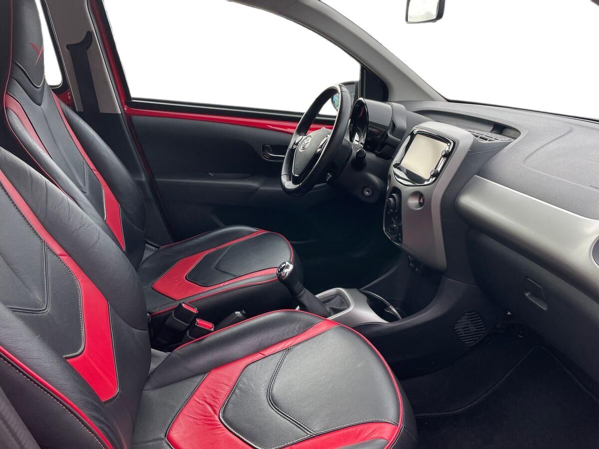 Billede af Toyota Aygo 1,0 VVT-I X-Play + X-Touch 69HK 5d