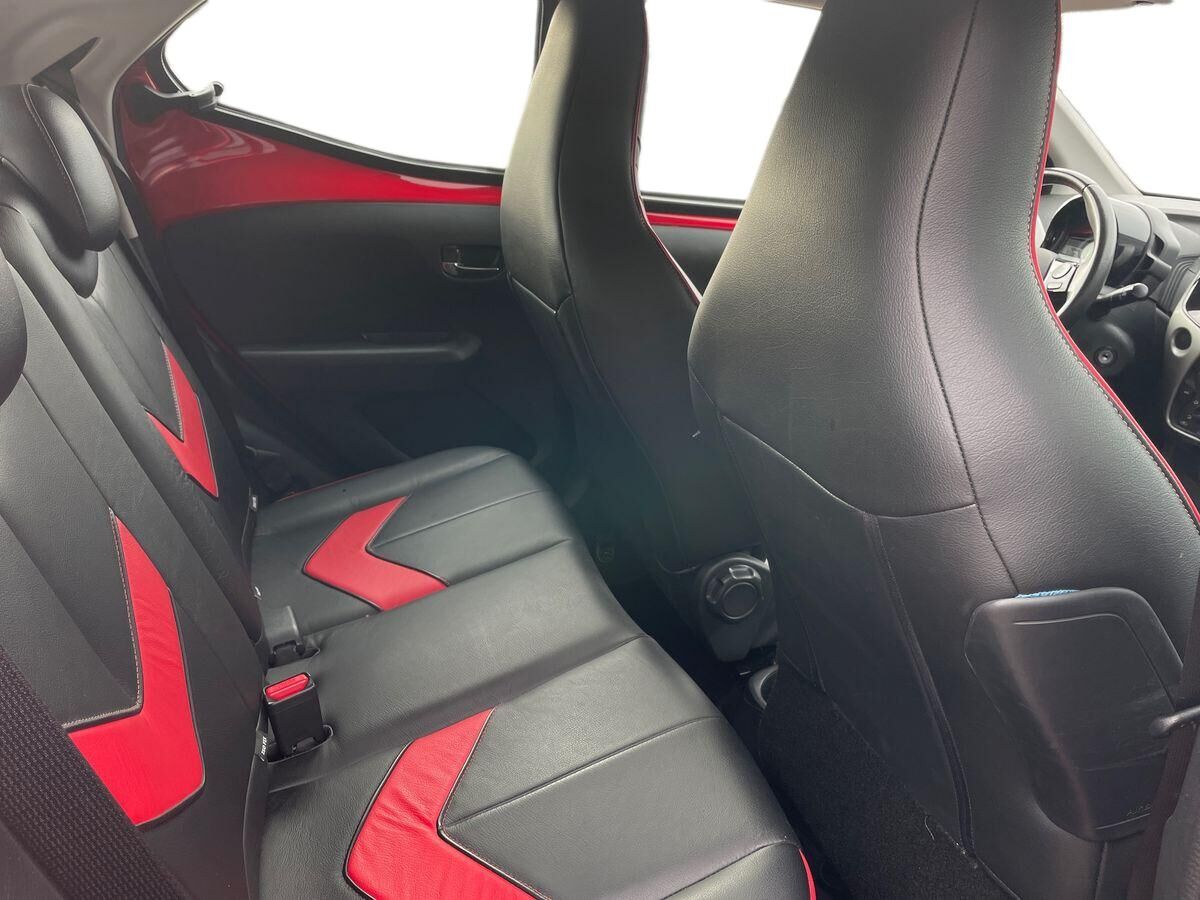 Billede af Toyota Aygo 1,0 VVT-I X-Play + X-Touch 69HK 5d