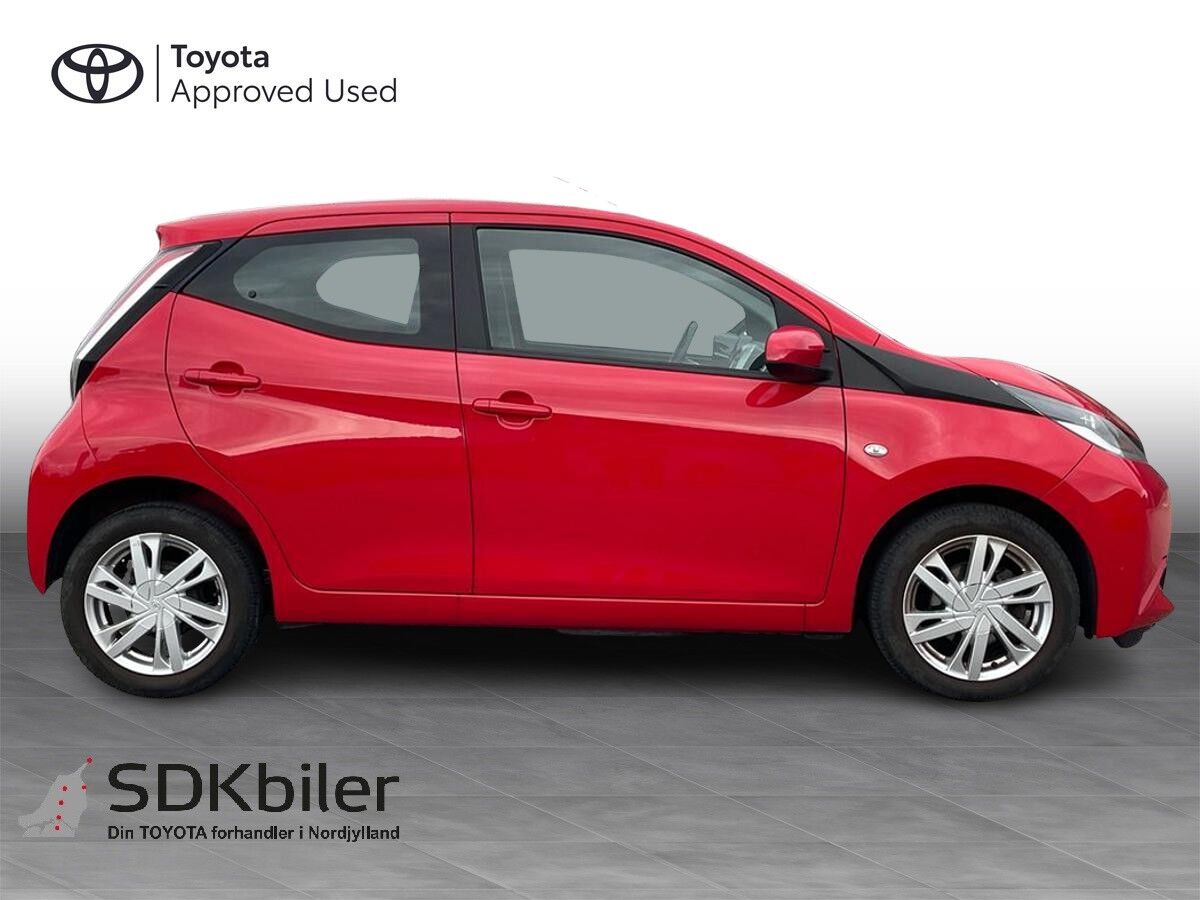 Billede af Toyota Aygo 1,0 VVT-I X-Play + X-Touch 69HK 5d