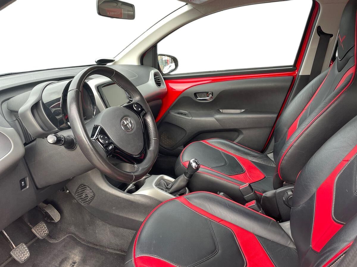 Billede af Toyota Aygo 1,0 VVT-I X-Play + X-Touch 69HK 5d