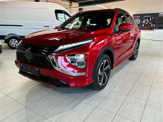 Mitsubishi Eclipse Cross 2,4 Plugin-hybrid Instyle 4WD 188HK 5d Trinl. Gear