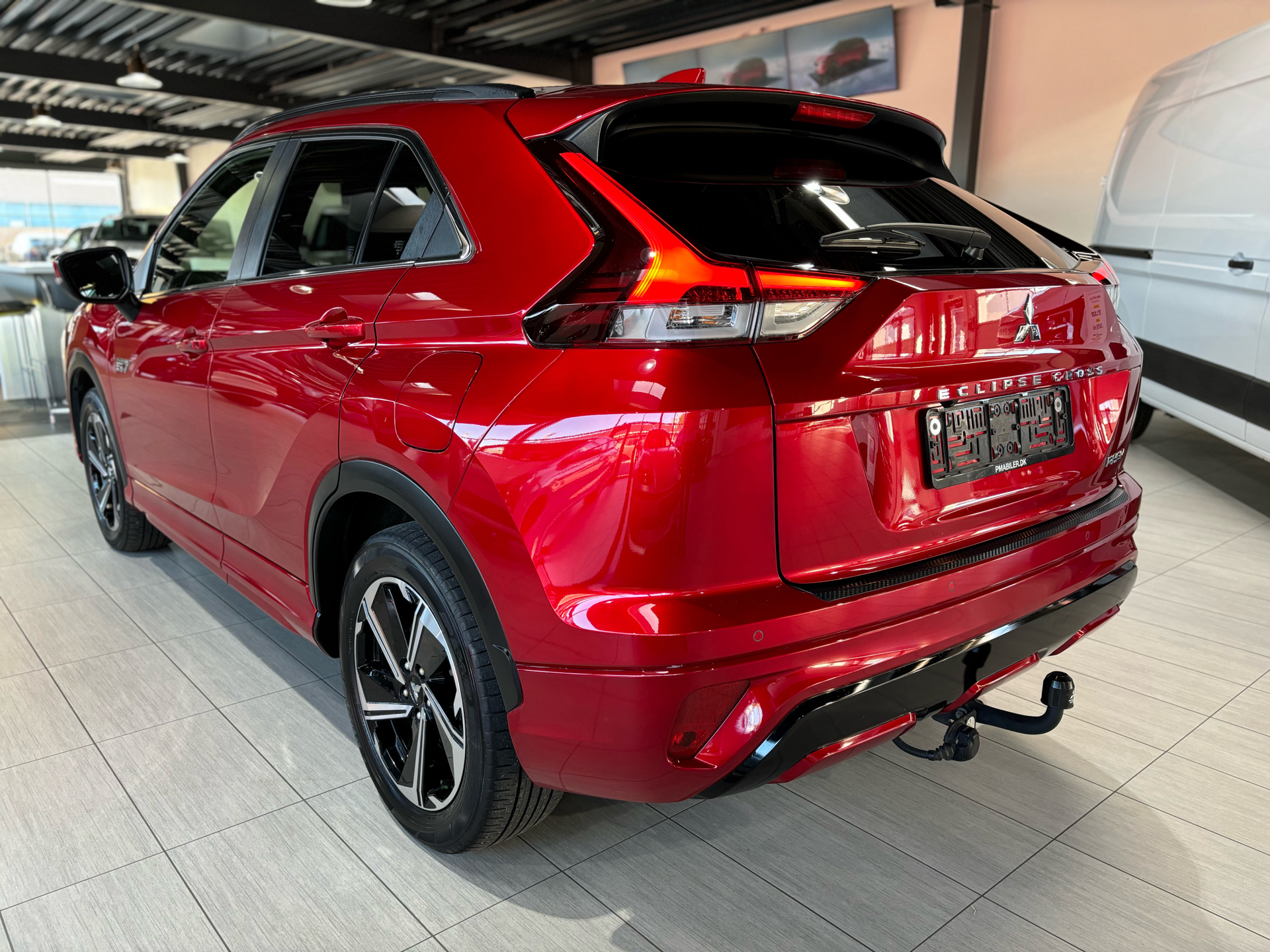 Billede af Mitsubishi Eclipse Cross 2,4 Plugin-hybrid Instyle 4WD 188HK 5d Trinl. Gear