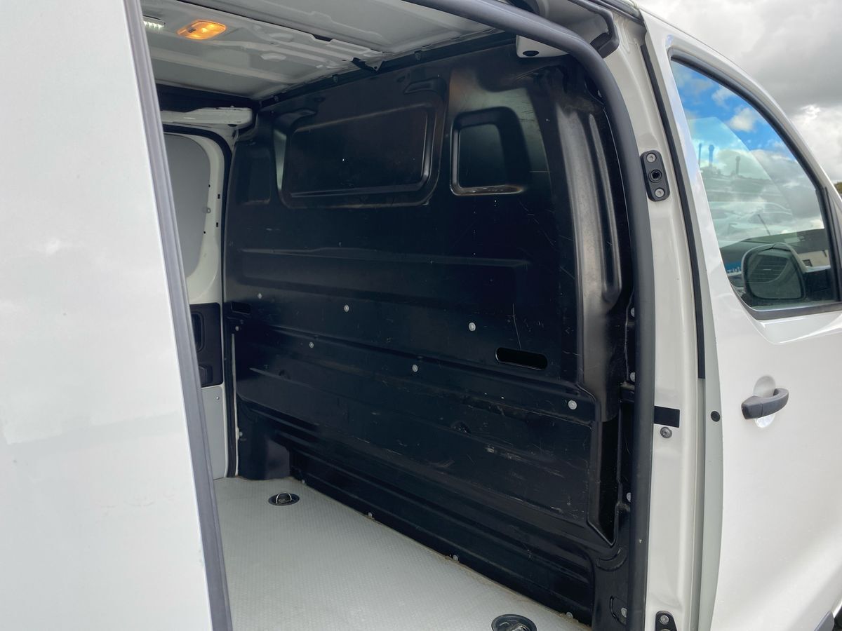 Billede af Toyota Proace Long 2,0 D Comfort m/ dobbelt skydedør, bagklap 122HK Van 6g