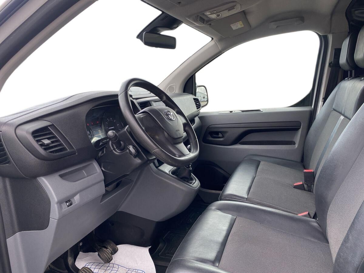 Billede af Toyota Proace Long 2,0 D Comfort m/ dobbelt skydedør, bagklap 122HK Van 6g