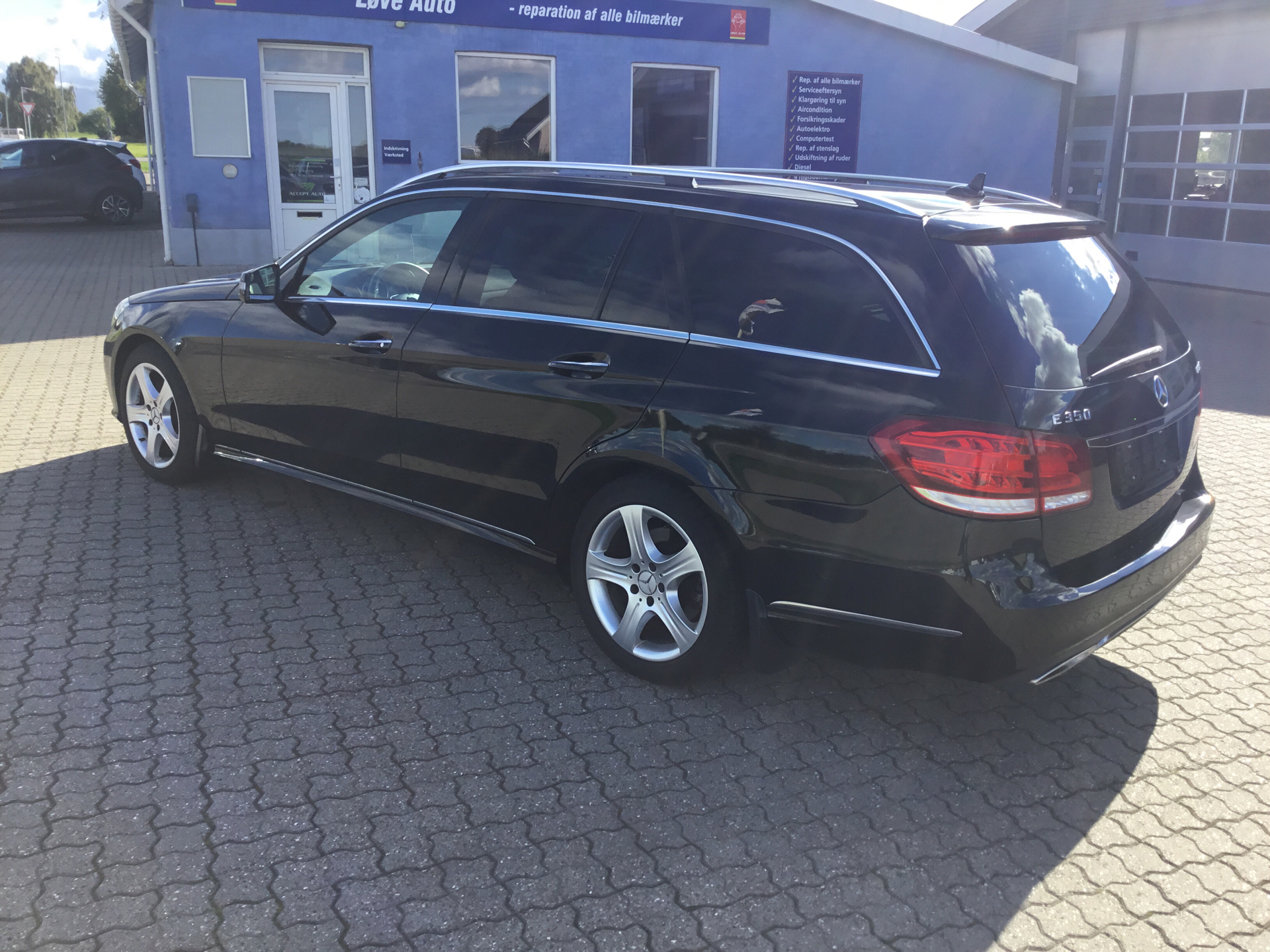 Billede af Mercedes-Benz E350 d T 3,0 Bluetec 9G-Tronic 252HK Stc 9g Aut.