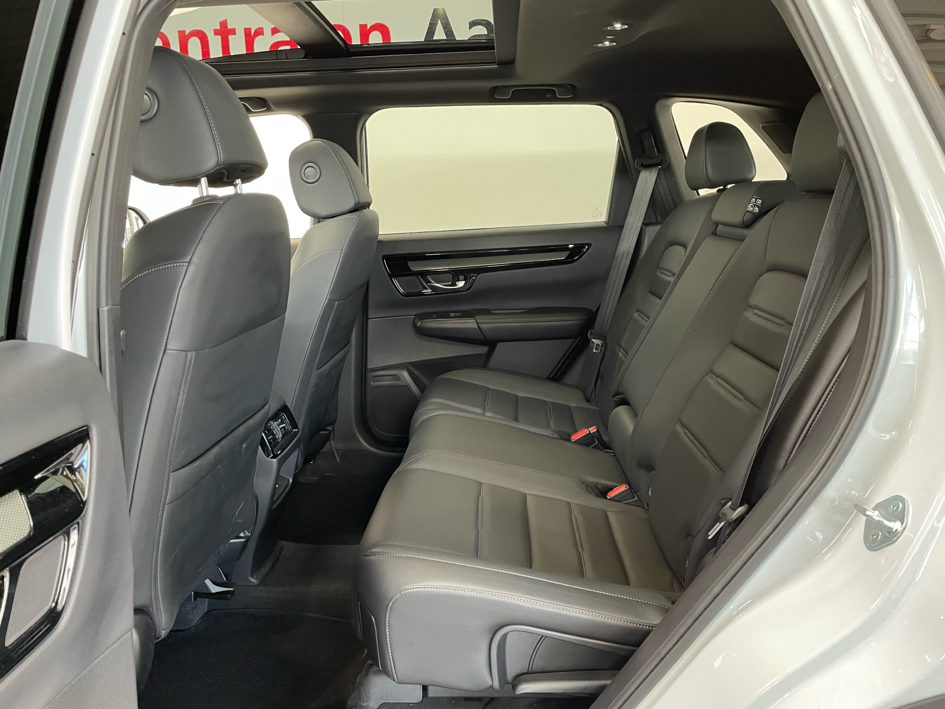 Billede af Honda CR-V 2,0 i-MMD  Plugin-hybrid Advance Tech E-CVT 184HK 5d Trinl. Gear