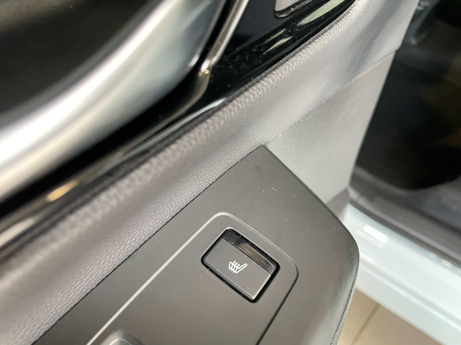 Billede af Honda CR-V 2,0 i-MMD  Plugin-hybrid Advance Tech E-CVT 184HK 5d Trinl. Gear