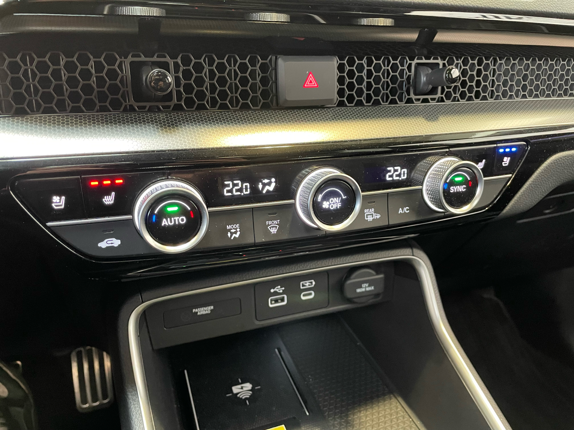 Billede af Honda CR-V 2,0 i-MMD  Plugin-hybrid Advance Tech E-CVT 184HK 5d Trinl. Gear