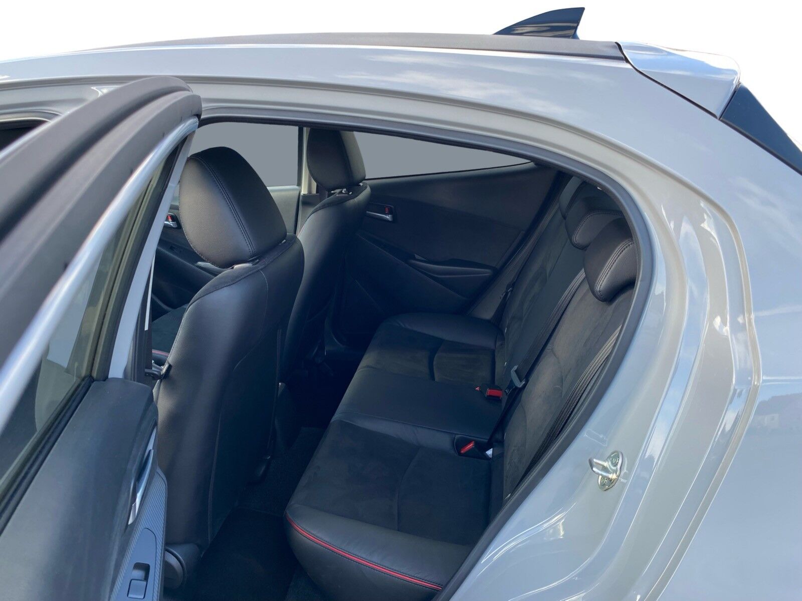 Billede af Mazda 2 1,5 Skyactiv-G Homura AKA 90HK 5d 6g Aut.