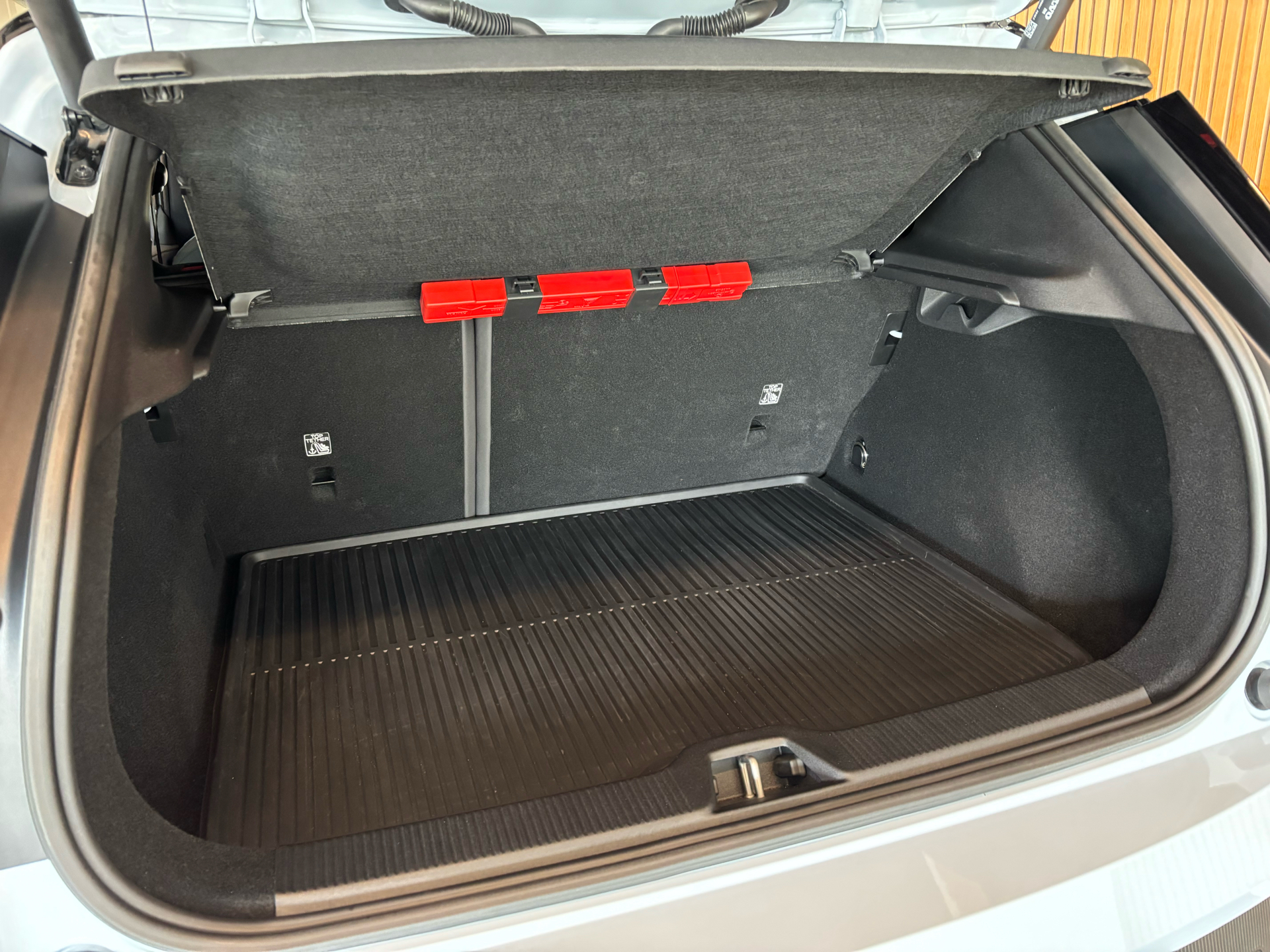 Billede af Volvo EX30 Single Motor Extended Range Plus 272HK 5d Aut.