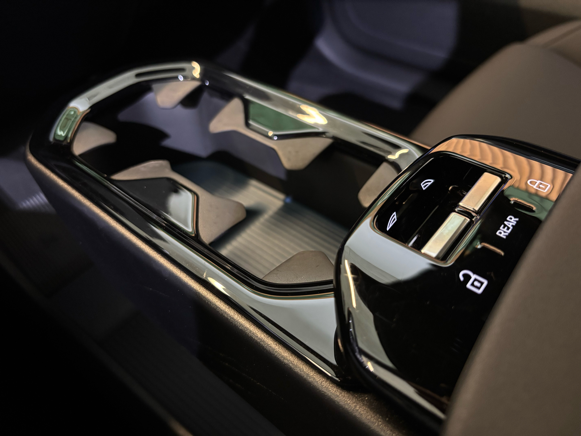 Billede af Volvo EX30 Single Motor Extended Range Plus 272HK 5d Aut.