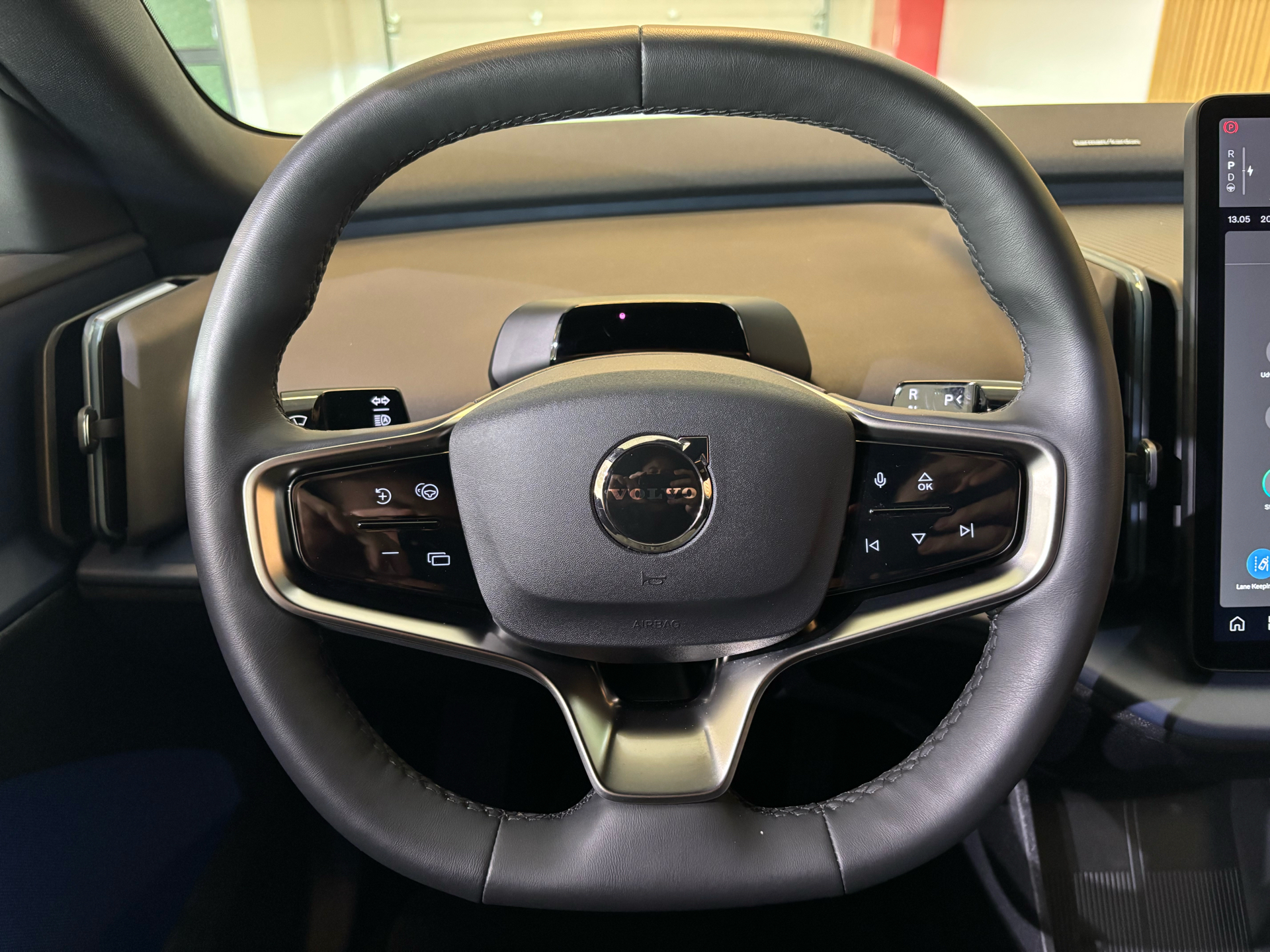 Billede af Volvo EX30 Single Motor Extended Range Plus 272HK 5d Aut.