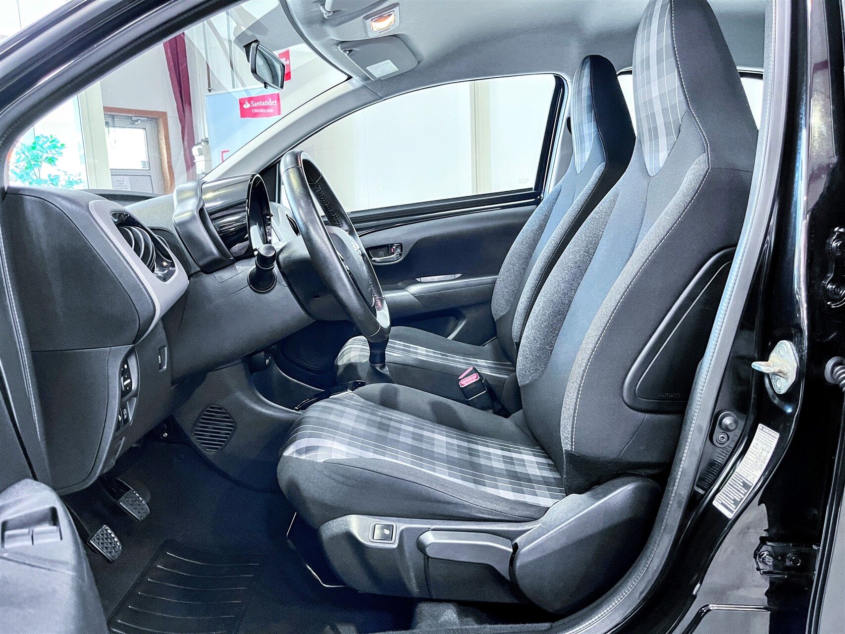 Billede af Peugeot 108 1,0 e-Vti Allure+ 72HK 5d