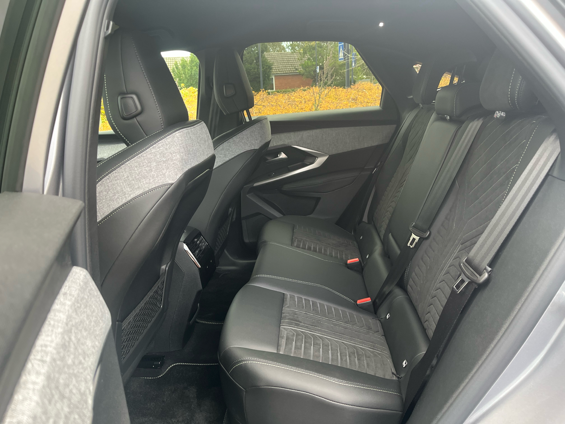 Billede af Peugeot e-3008 EL GT Pack 210HK 5d Aut.