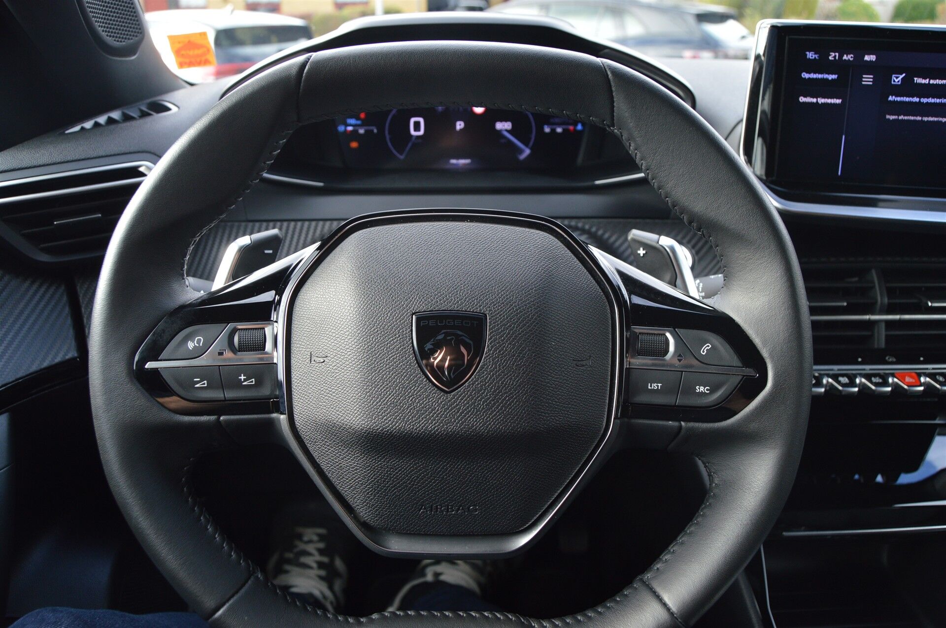 Billede af Peugeot 2008 1,2 PureTech First Selection EAT8 130HK 5d 8g Aut.