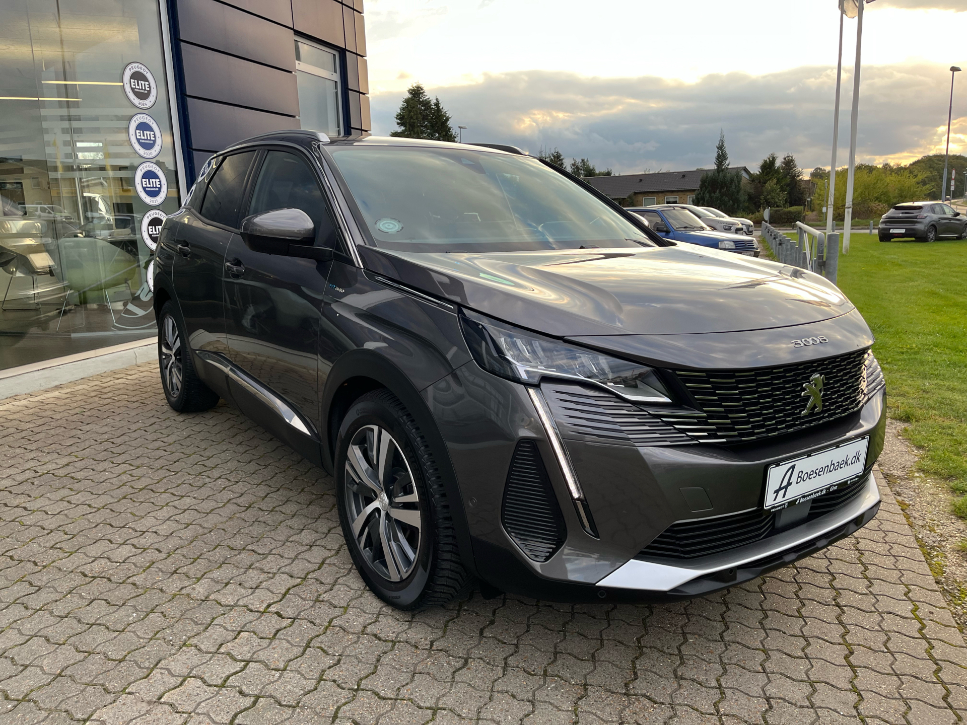Billede af Peugeot 3008 1,6 PureTech  Plugin-hybrid Allure Pack EAT8 225HK 5d 8g Aut.