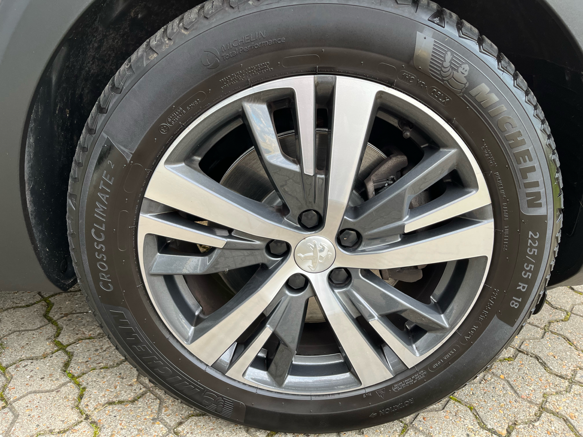 Billede af Peugeot 3008 1,6 PureTech  Plugin-hybrid Allure Pack EAT8 225HK 5d 8g Aut.