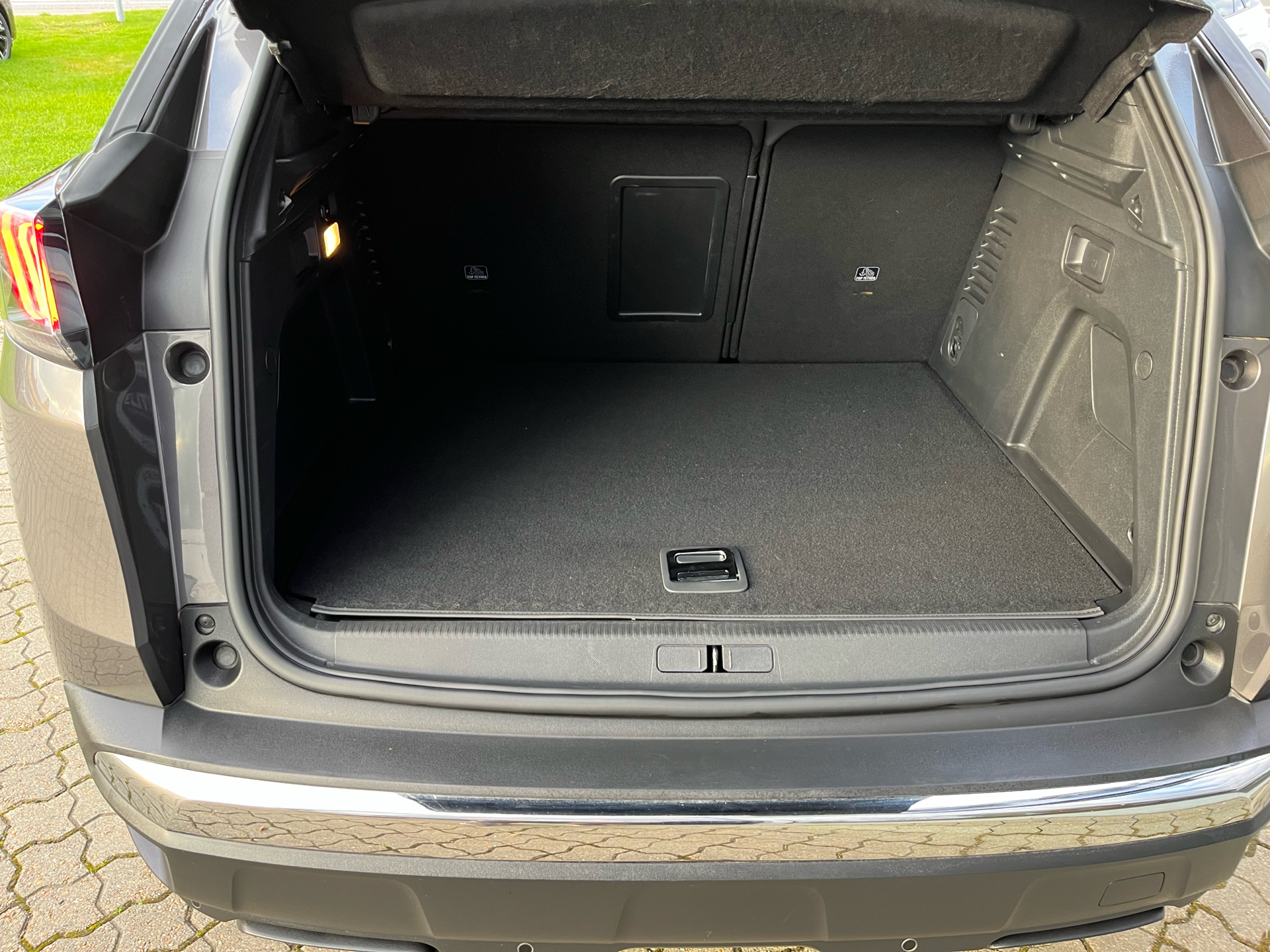 Billede af Peugeot 3008 1,6 PureTech  Plugin-hybrid Allure Pack EAT8 225HK 5d 8g Aut.