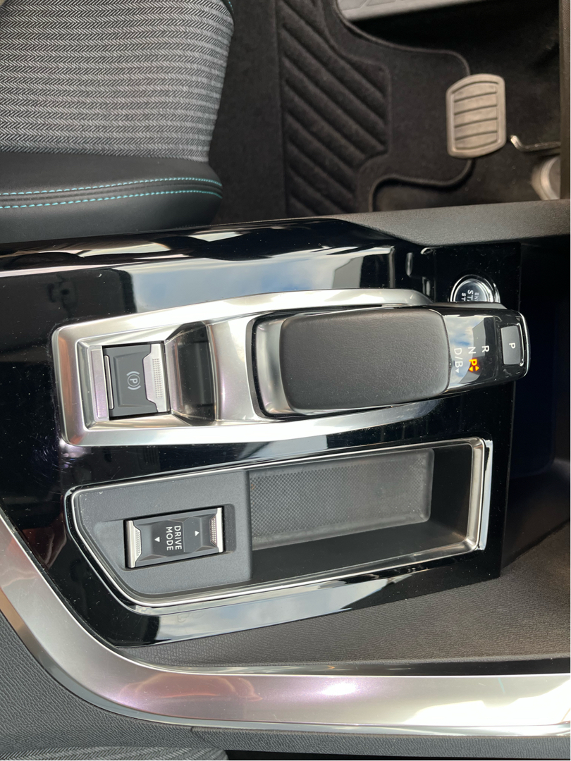 Billede af Peugeot 3008 1,6 PureTech  Plugin-hybrid Allure Pack EAT8 225HK 5d 8g Aut.