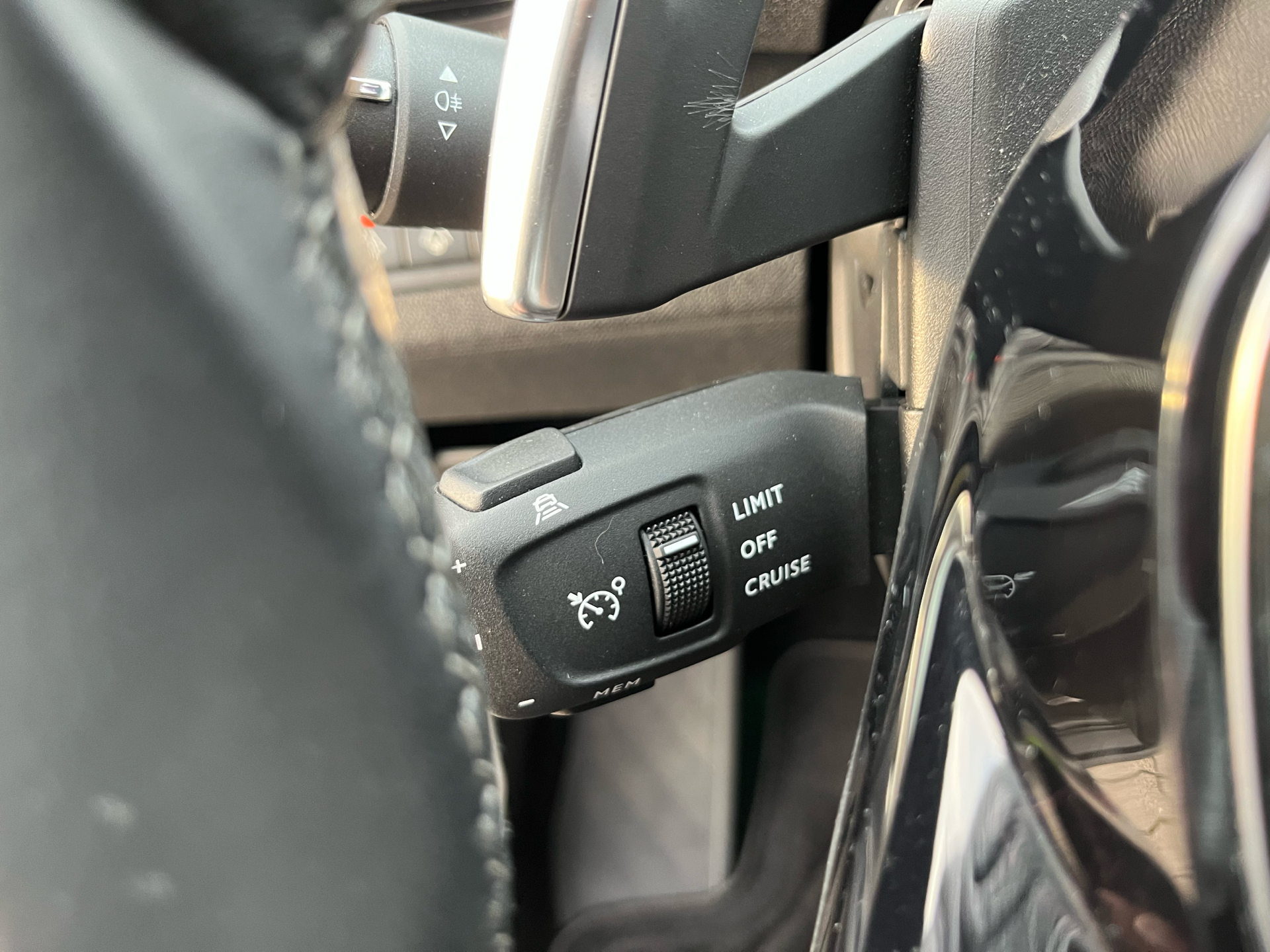 Billede af Peugeot 3008 1,6 PureTech  Plugin-hybrid Allure Pack EAT8 225HK 5d 8g Aut.