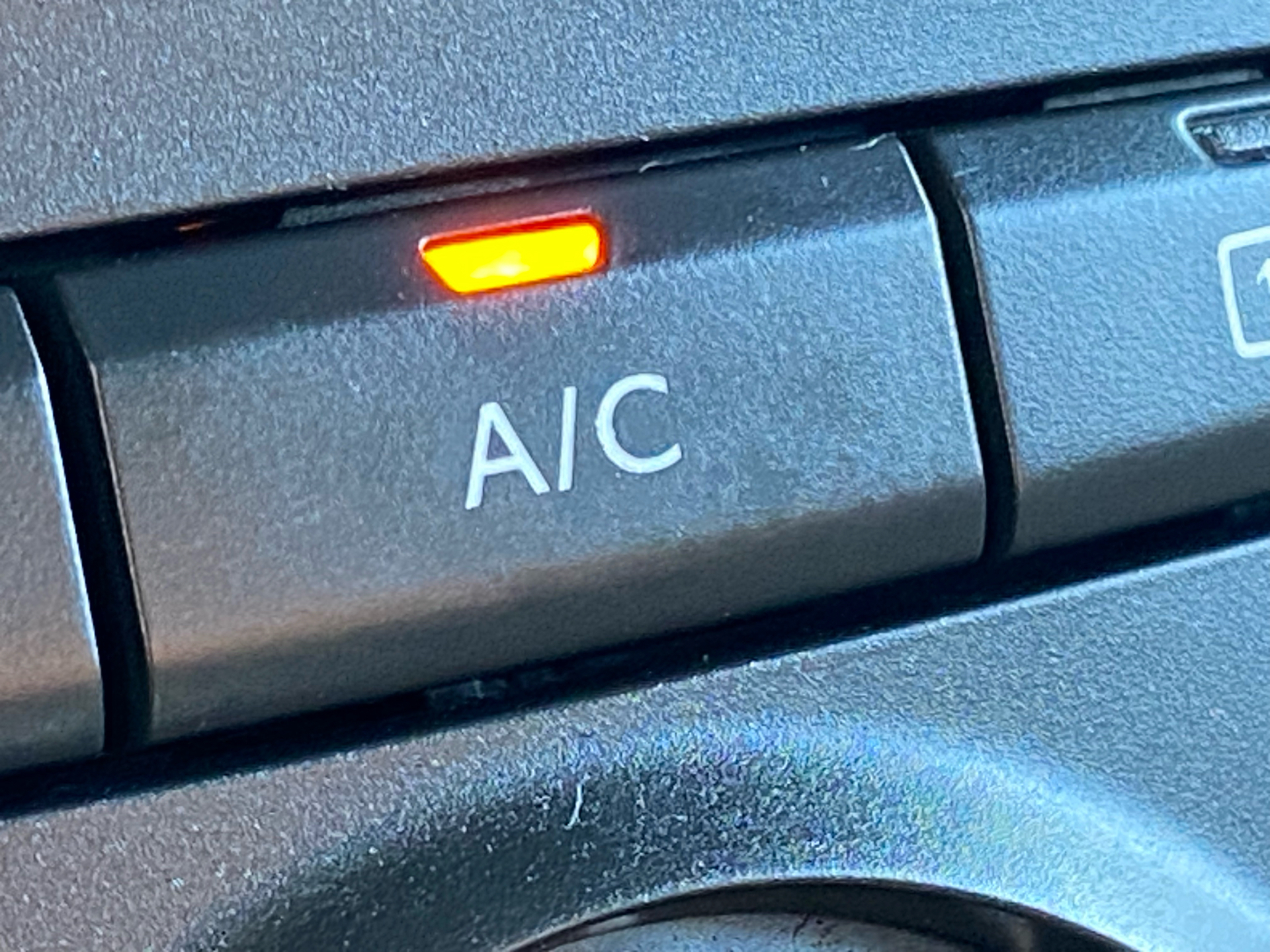 Billede af Peugeot 2008 1,2 e-Vti Active ESG 82HK Aut.