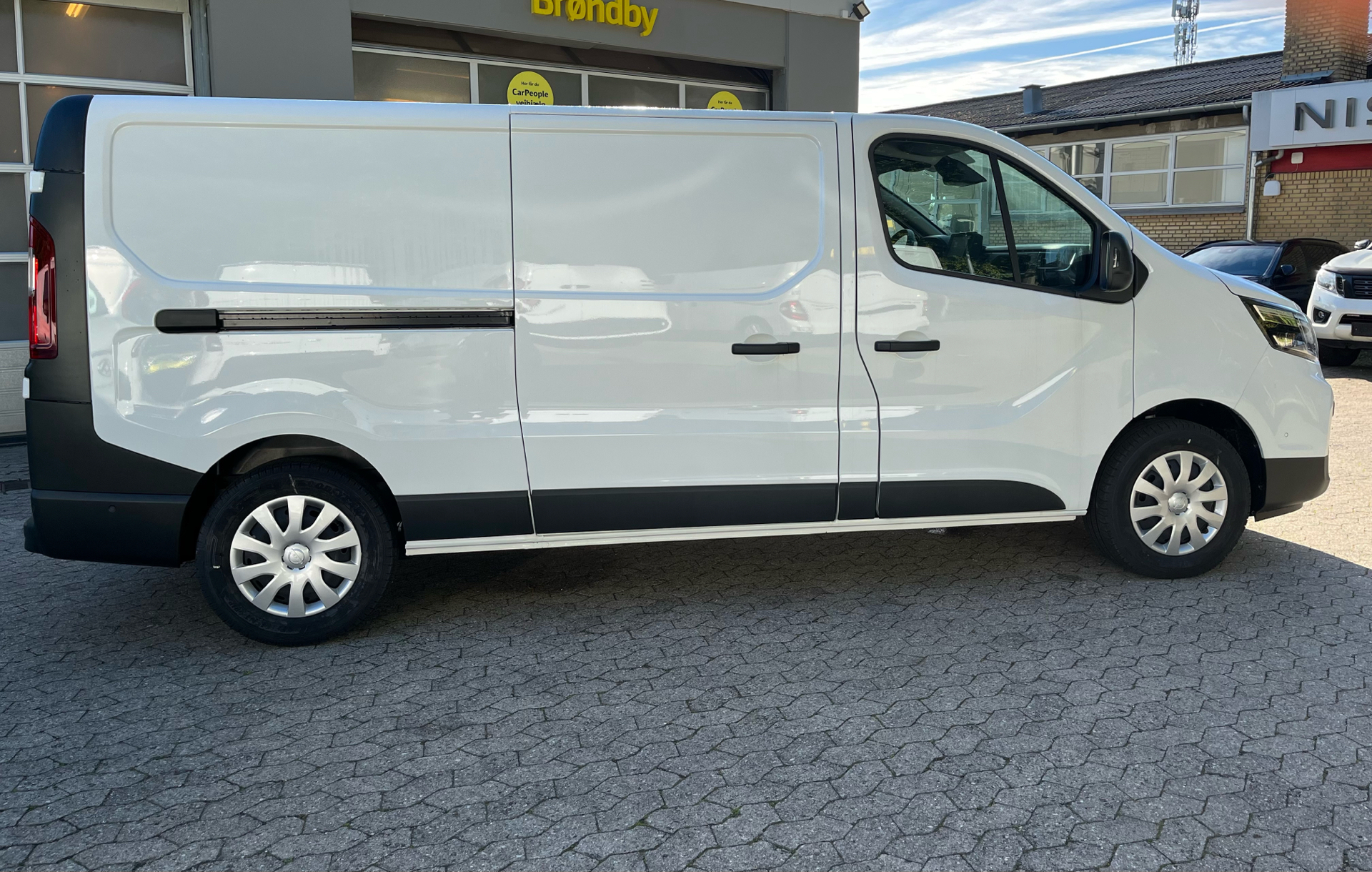 Billede af Nissan Primastar L2H1 2,0 DCi N-Connecta 150HK Van 6g Aut.