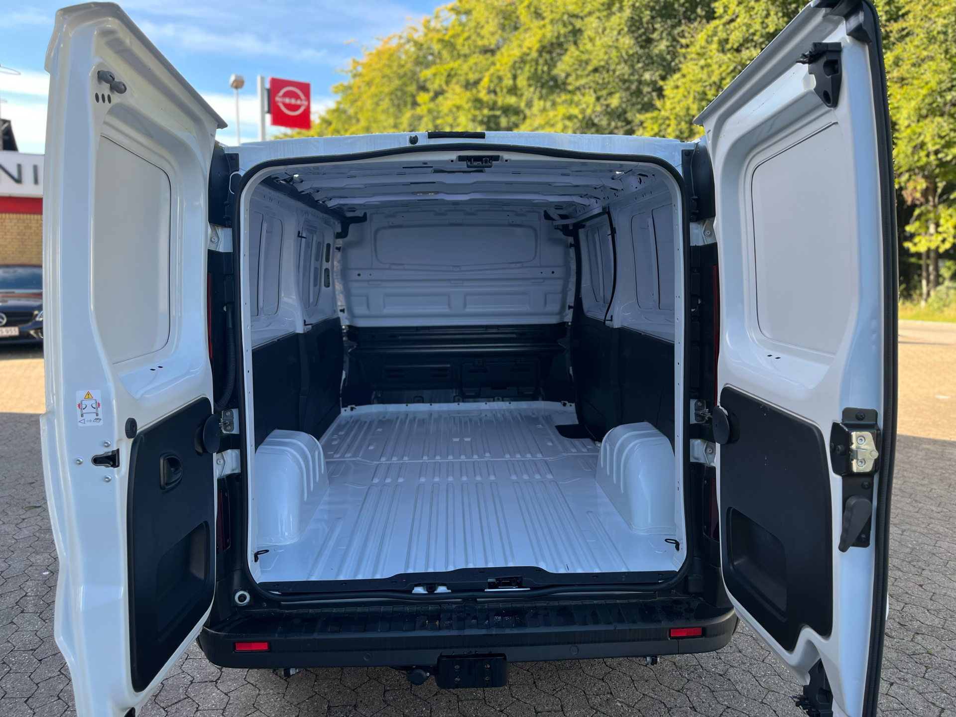 Billede af Nissan Primastar L2H1 2,0 DCi N-Connecta 150HK Van 6g Aut.