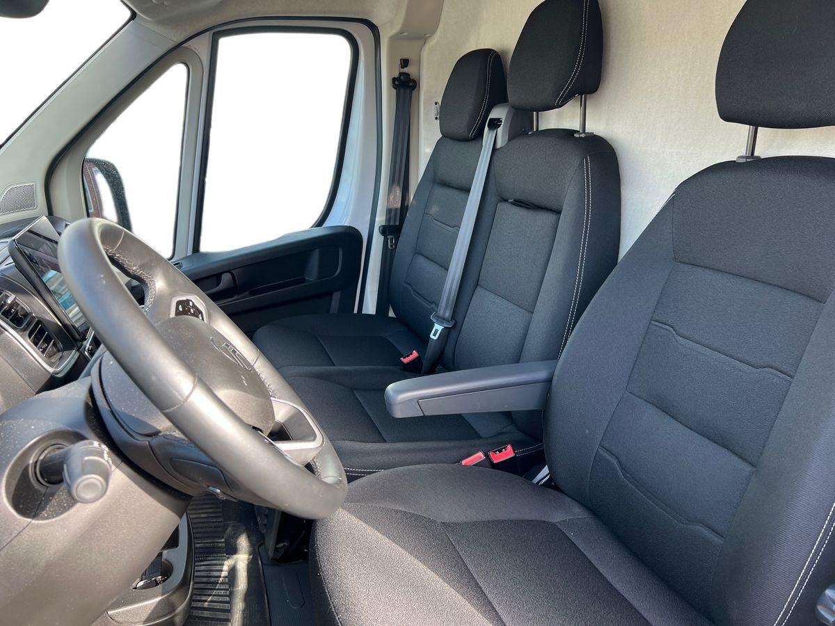 Billede af Citroën Jumper 35 L2H2 2,2 Blue HDi Masterline EAT8 140HK Van 8g Aut.