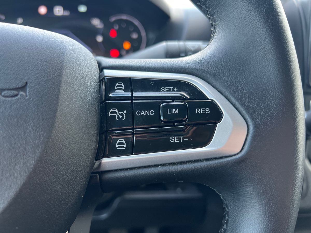 Billede af Citroën Jumper 35 L2H2 2,2 Blue HDi Masterline EAT8 140HK Van 8g Aut.