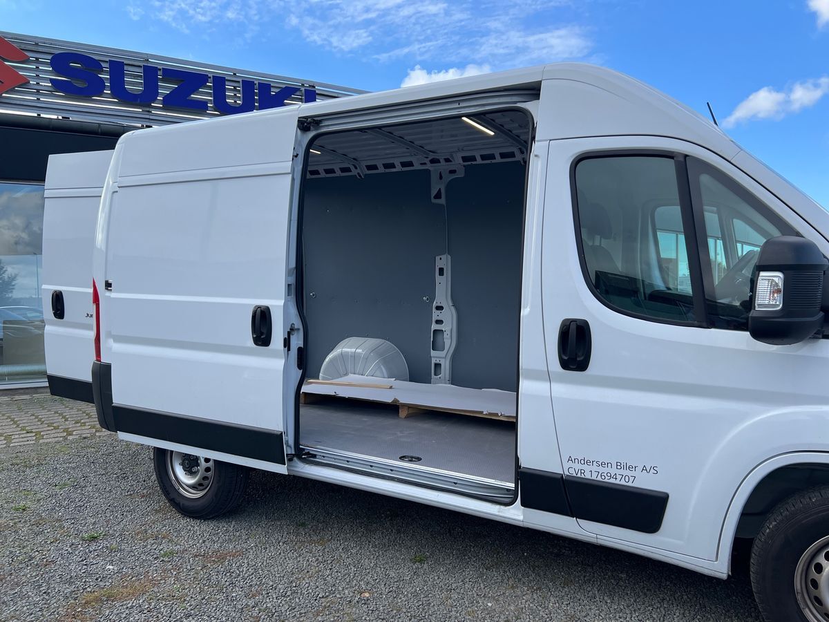 Billede af Citroën Jumper 35 L2H2 2,2 Blue HDi Masterline EAT8 140HK Van 8g Aut.
