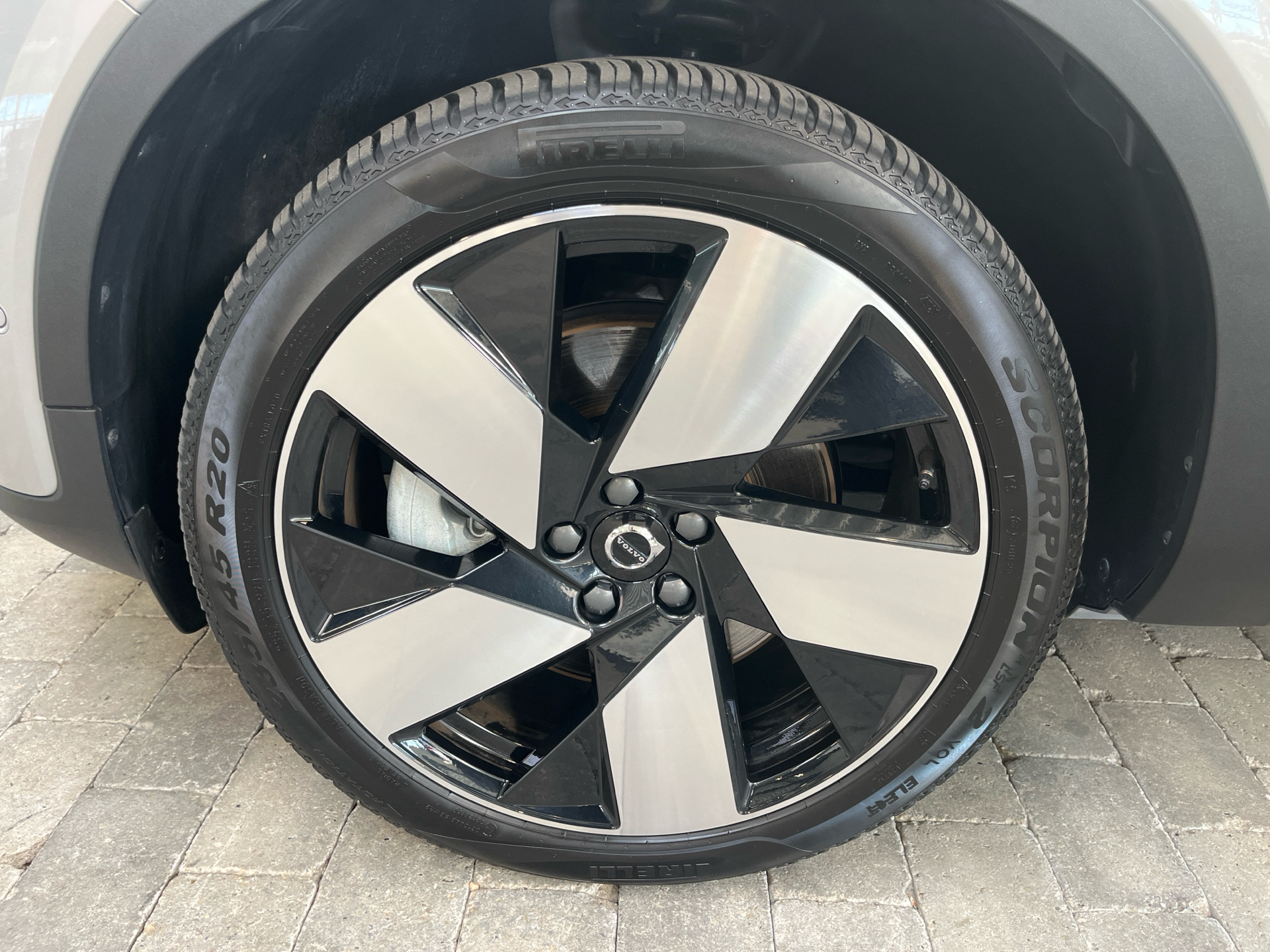 Billede af Volvo C40 Recharge Extended Range Ultimate 252HK 5d Aut.