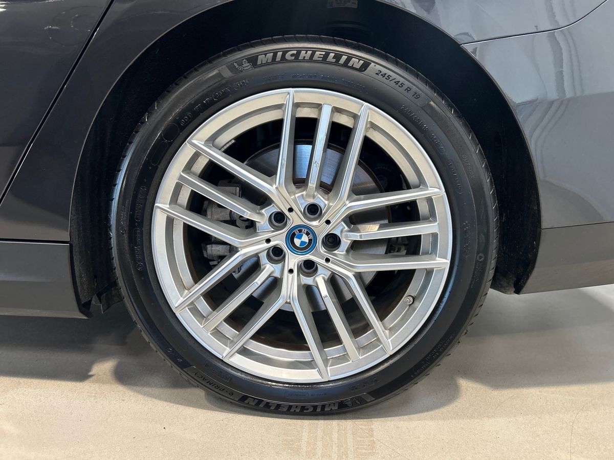 Billede af BMW i5 eDrive40 EL Fully Charged 340HK Aut.