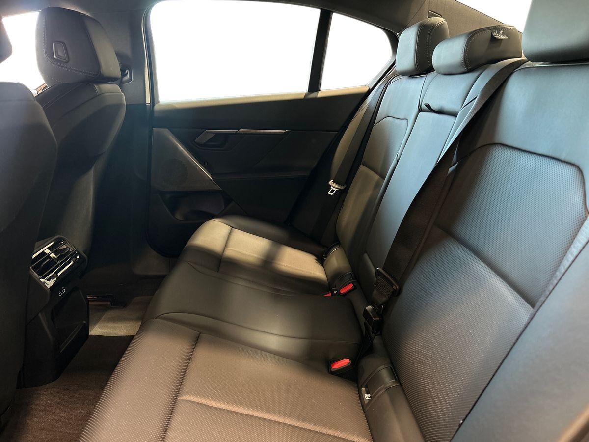 Billede af BMW i5 eDrive40 EL Fully Charged 340HK Aut.