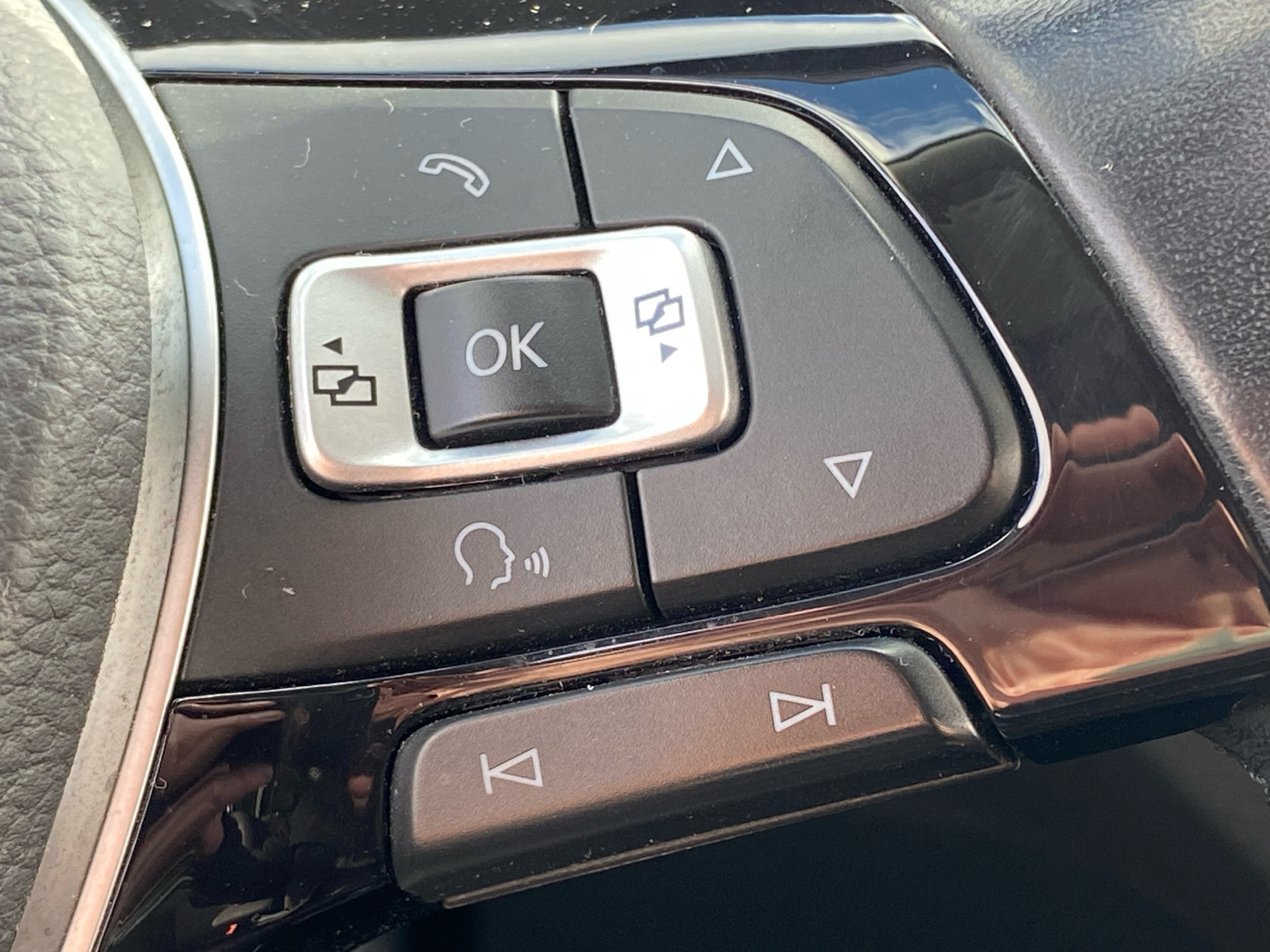 Billede af VW Touran 2,0 TDI BMT SCR Highline DSG 150HK 6g Aut.