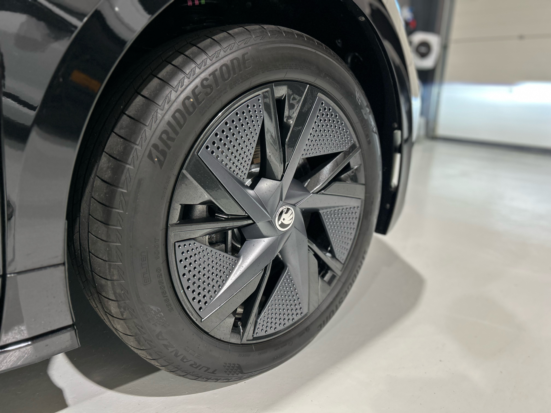 Billede af Skoda Enyaq iV EL RS 4x4 299HK 5d Aut.