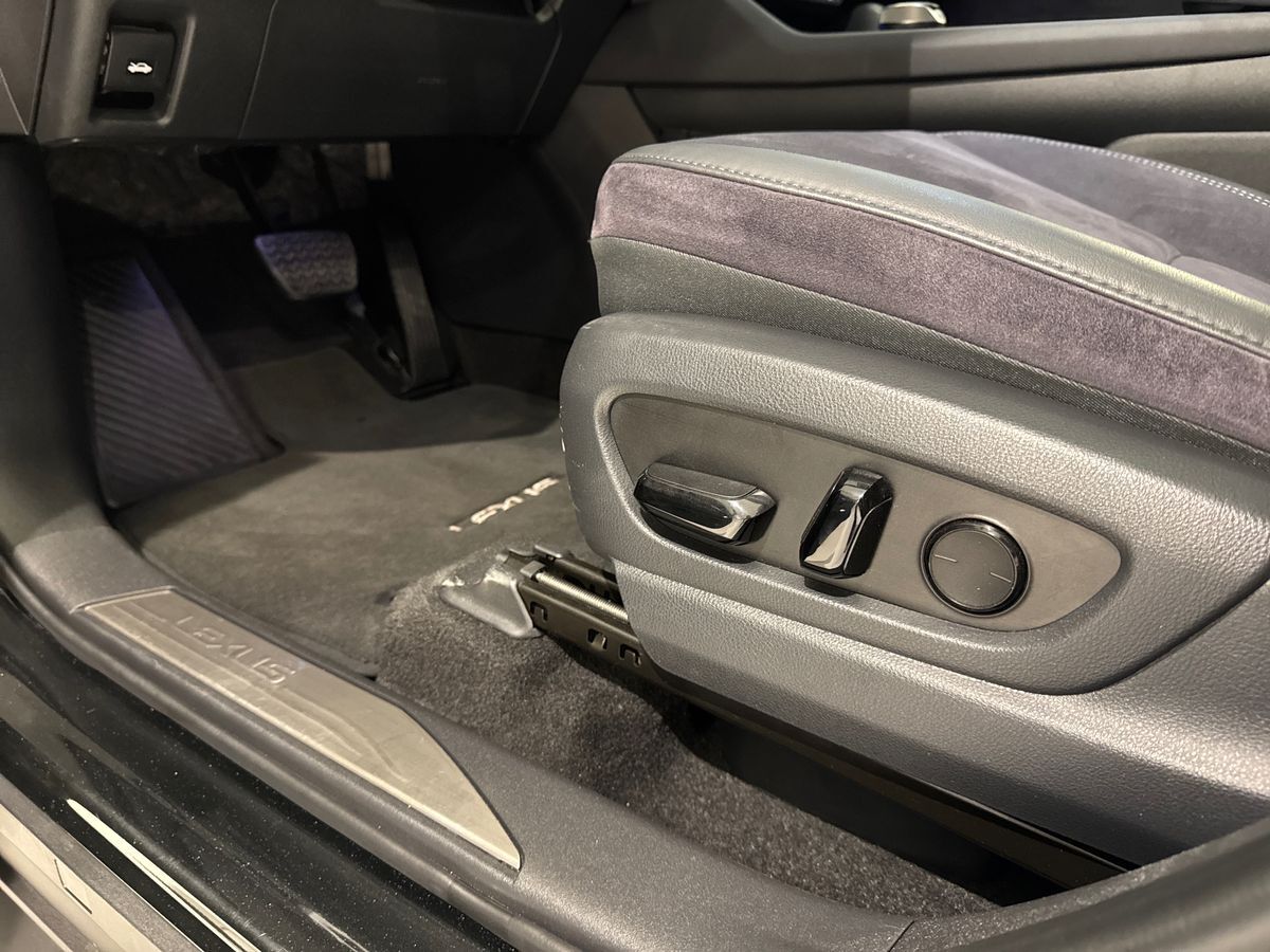 Billede af Lexus RZ 450e EL Luxury Direct4 313HK 4d Aut.