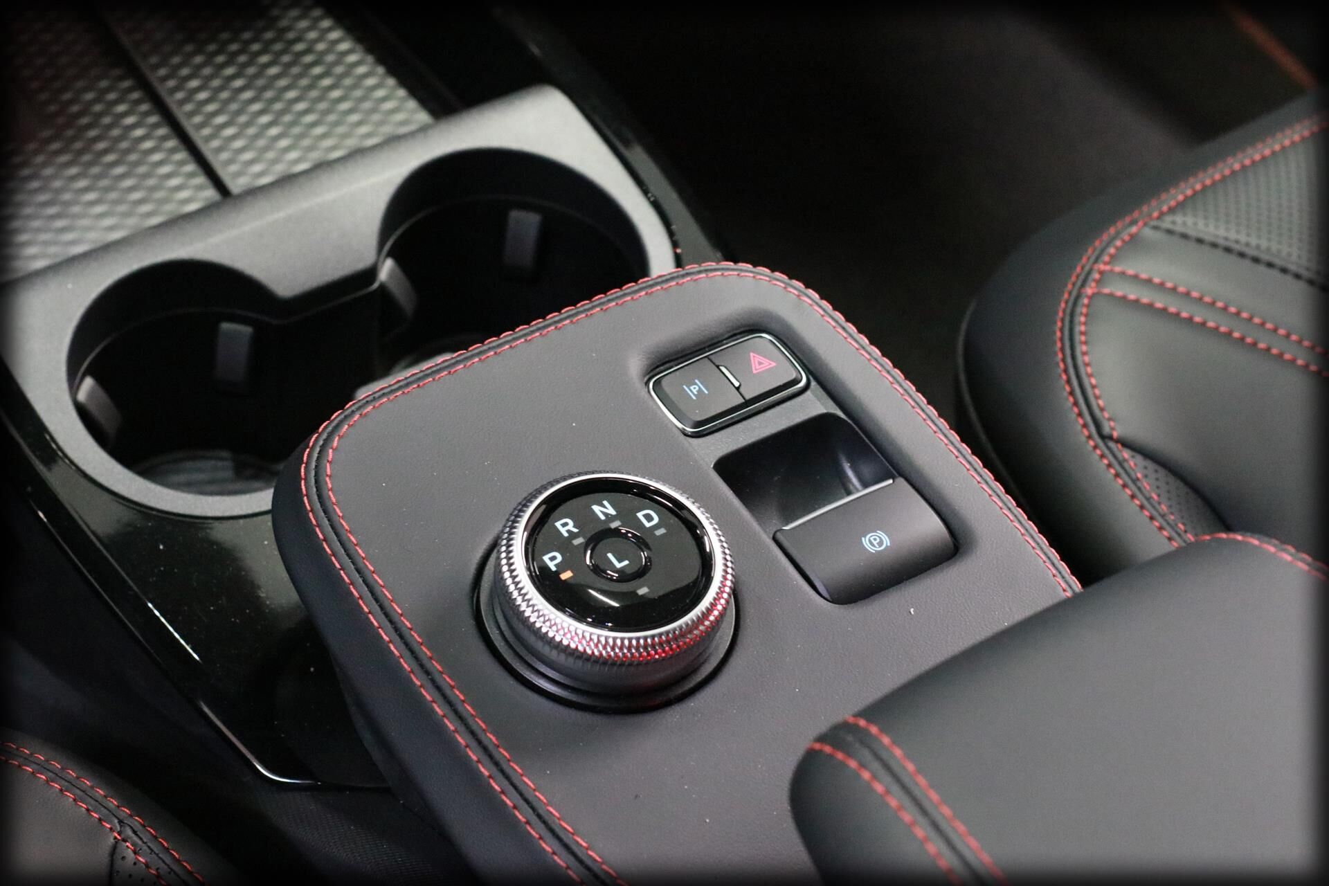 Billede af Ford Mustang Mach-E EL SR AWD 269HK 5d Trinl. Gear