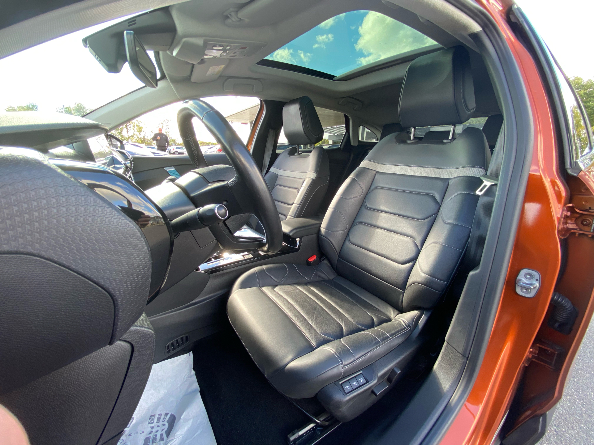 Billede af Citroën e-C4 EL Shine Sport 136HK 5d Aut.