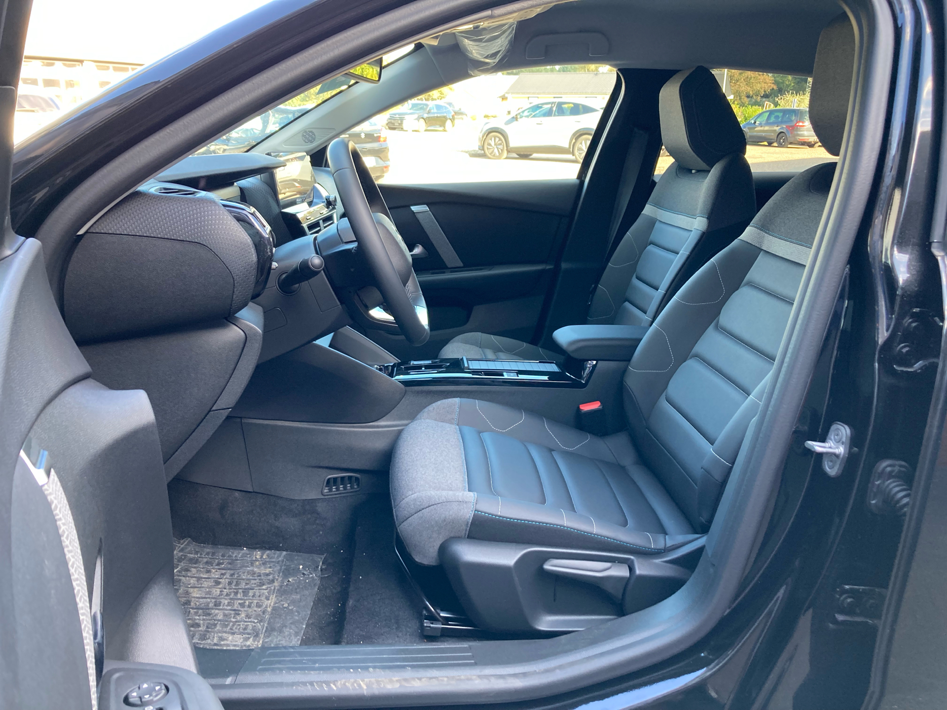 Billede af Citroën e-C4 X EL Max 136HK 5d Aut.