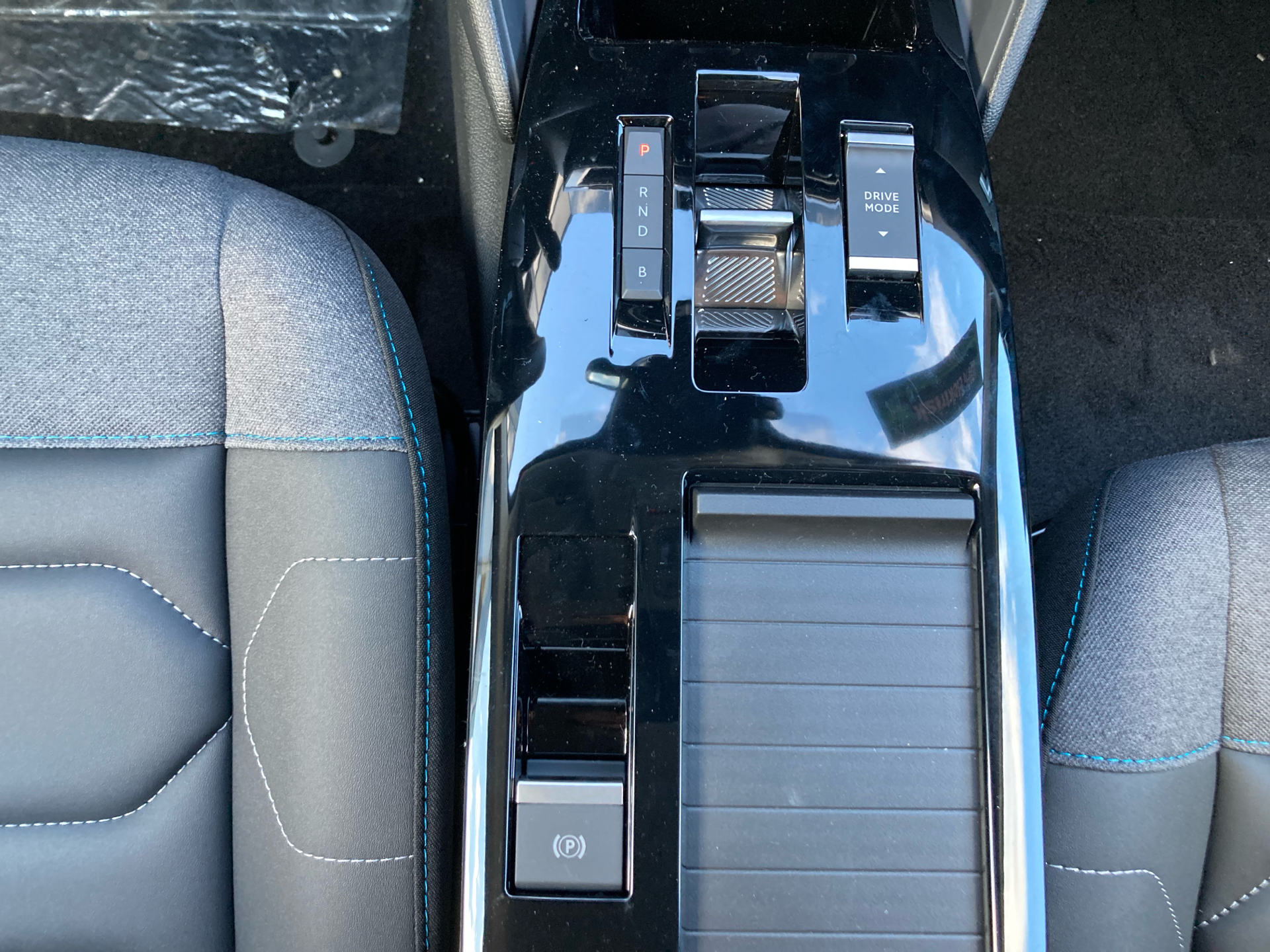 Billede af Citroën e-C4 X EL Max 136HK 5d Aut.